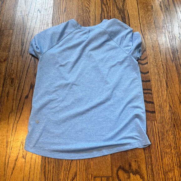 Lululemon License to Train Classic-Fit T-Shirt size 2 - Picture 2 of 2